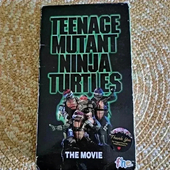 TEENAGE MUTANT NINJA TURTLES 1990 VHS THE MOVIE - Picture 1 of 8